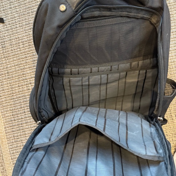Kenneth Cole Reaction Black Backpack - Picture 4 of 7